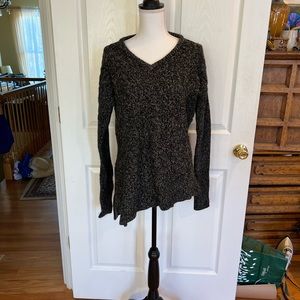 Medium Athleta Black White tapered sweater top pullover